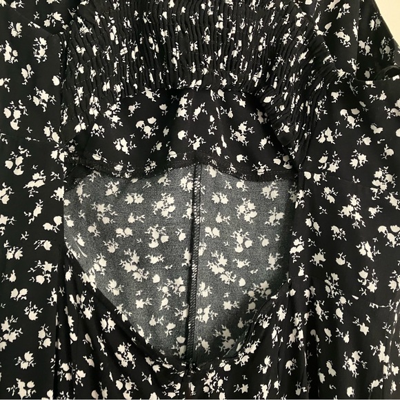 Zara’s Floral print summer midi dress in black and white. Size Large NWT - Picture 2 of 9